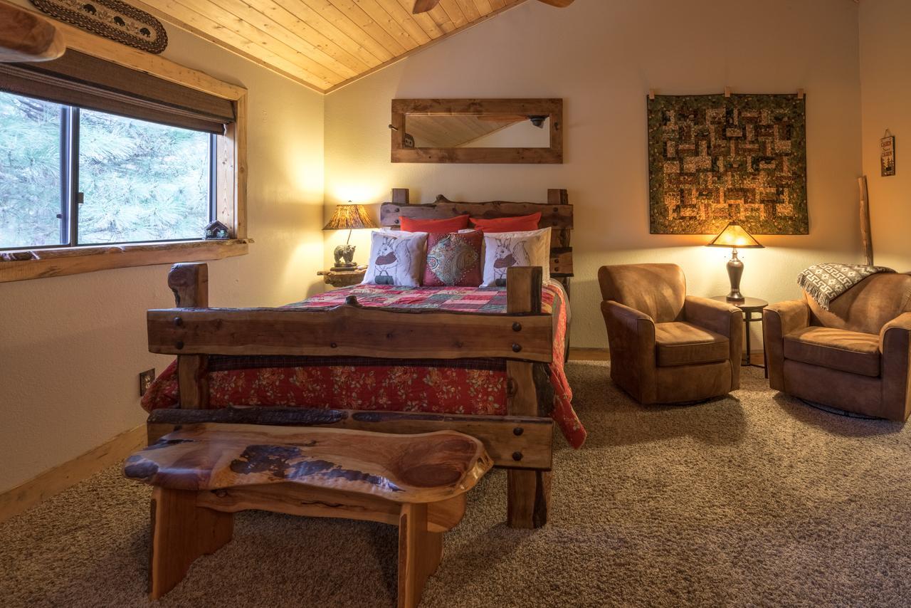 פלאגסטאף Whispering Pines Inn מראה חיצוני תמונה