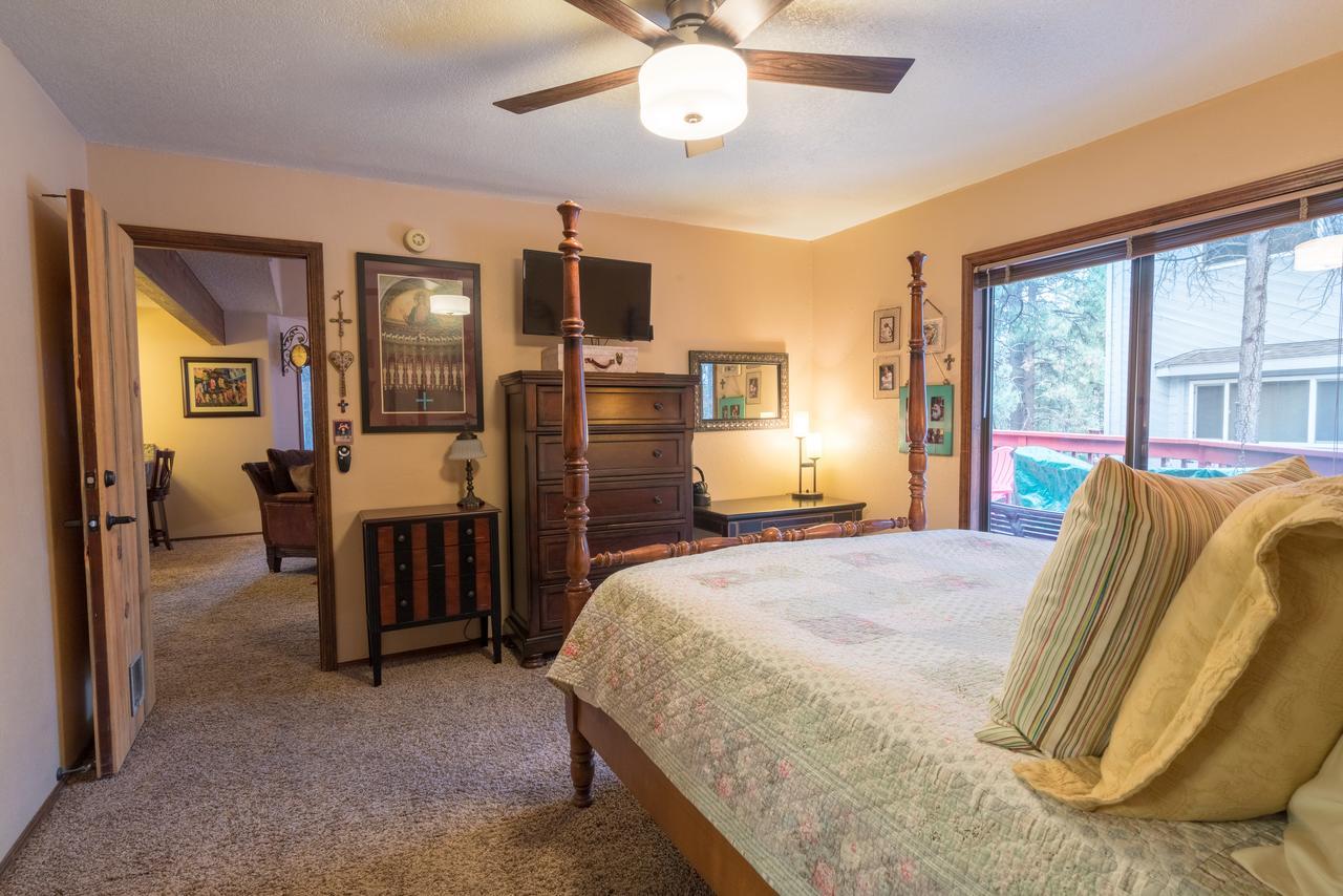 פלאגסטאף Whispering Pines Inn מראה חיצוני תמונה